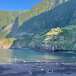 Daire Casas Hortas, Vista Jardim E Serra *